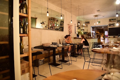 MONOCROM - Restaurant | Bistró | Vins naturals