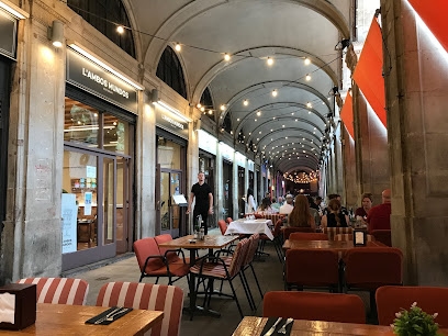 L'Ambos Mundos